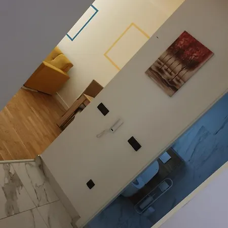 1 Apartment