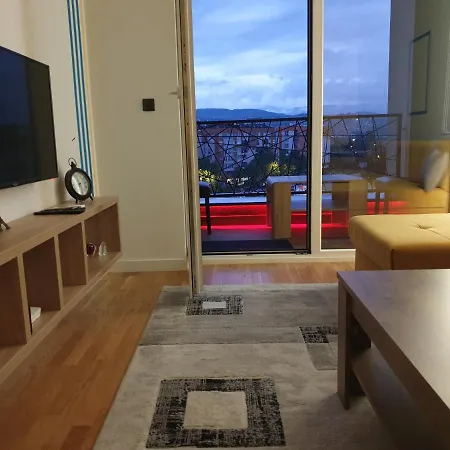 1 Apartment *